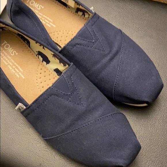 Toms - Picture 5 of 5